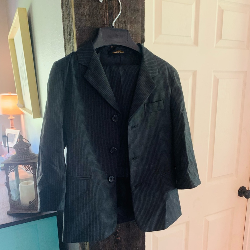 Kids Van Heusen Two-Piece Pinstripe Suit - Black (6) - Like New!!